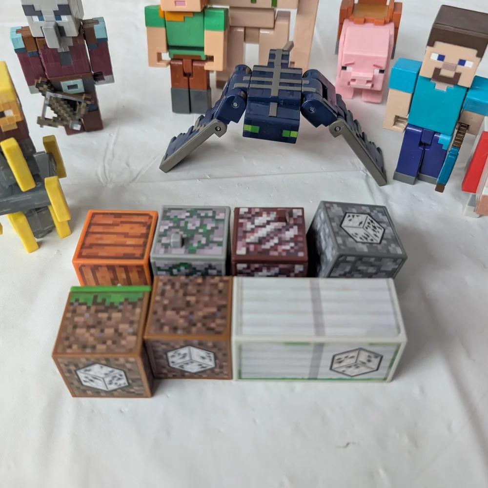 Minecraft Action Figure and Block Set - Picture 2 of 5